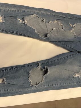 Ripped Light Blue Skinny Jeans for Women